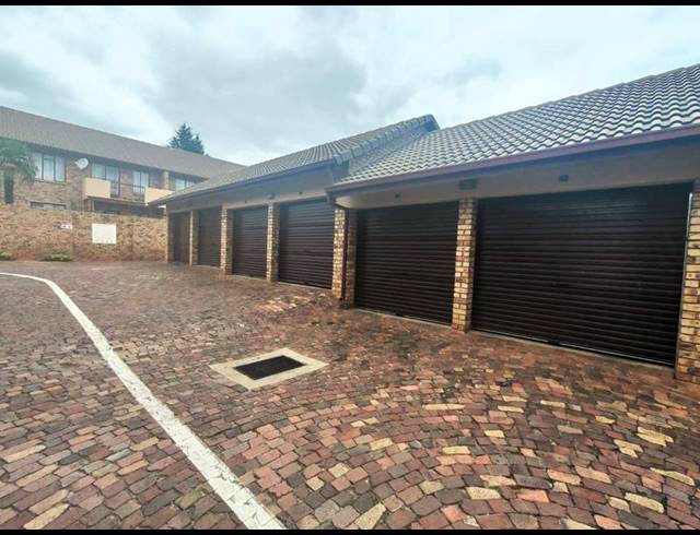 3 BEDROOM APARTMENT FOR SALE IN ZWARTKOP